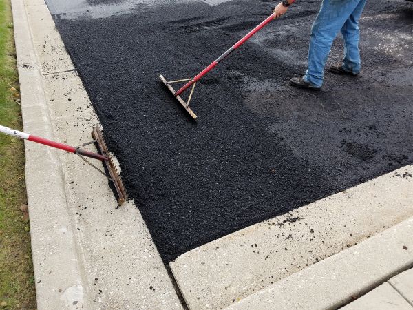 Asphalt Driveway Service in Montgomery